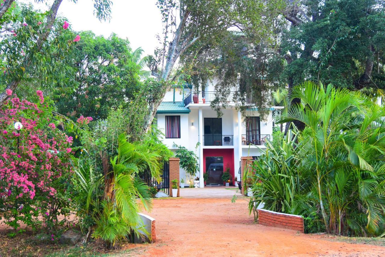 Hotel Moonstone Anuradhapura Exterior foto