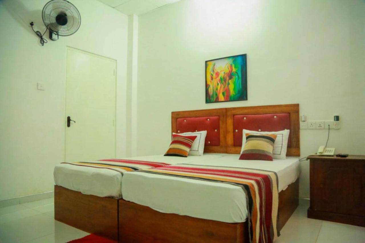 Hotel Moonstone Anuradhapura Exterior foto
