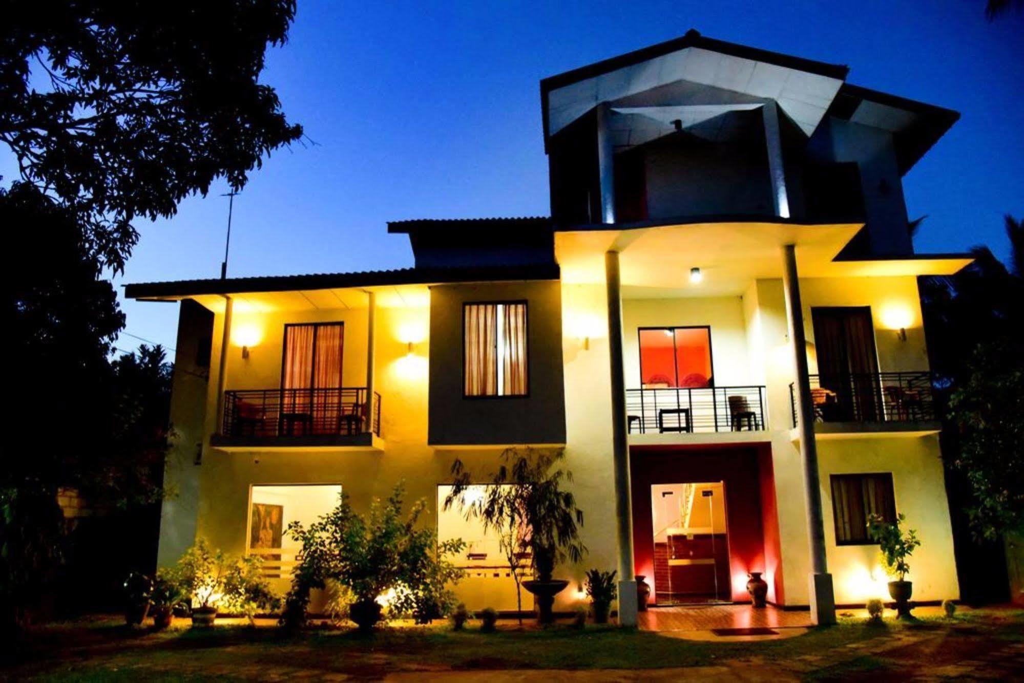 Hotel Moonstone Anuradhapura Exterior foto
